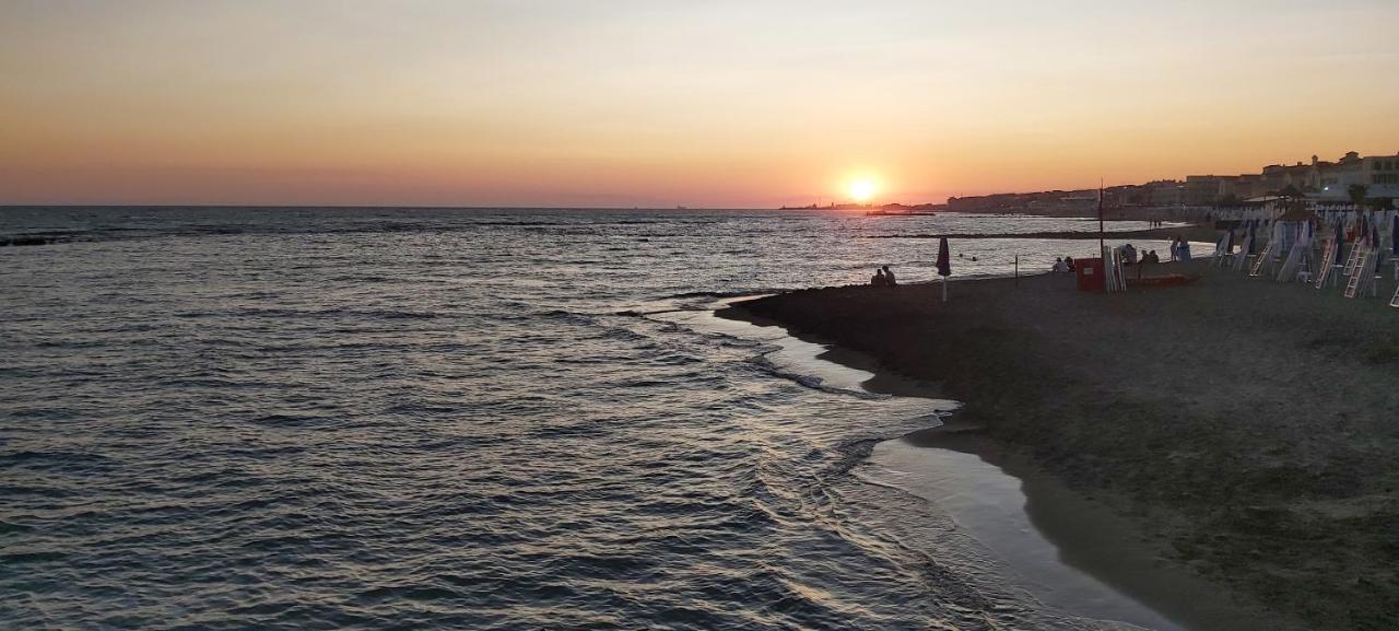 Superattico Daire Lido di Ostia Dış mekan fotoğraf